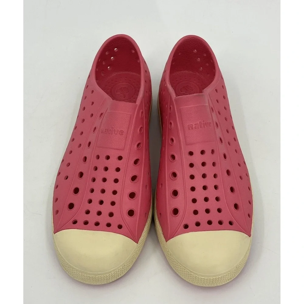Native Jefferson Slip-On Waterproof Shoe Size 3 Hot Pink Play Outdoors Capsule